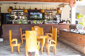 Coconut Grove Regency Hotel