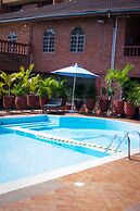 Coconut Grove Regency Hotel