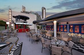 Radisson Suites Bangkok Sukhumvit