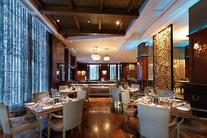 Radisson Suites Bangkok Sukhumvit