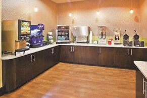 La Quinta Inn & Suites by Wyndham Hinesville - Fort Stewart