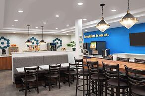 Days Inn & Suites by Wyndham Sherwood Park Edmonton
