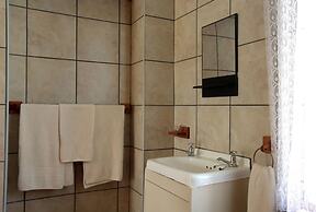 Shamrock Arms Guest Lodge