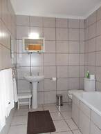 Shamrock Arms Guest Lodge