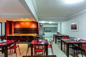 Sandri City Hotel