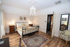 Rosebridge House Bed & Breakfast Adult Retreat