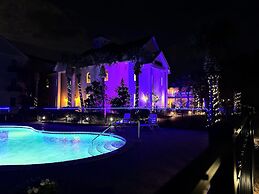 30A Inn & Suites
