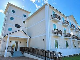 30A Inn & Suites