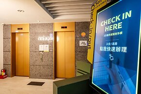 CHECK inn Taipei Xinyi