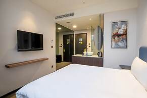 CHECK inn Taipei Xinyi