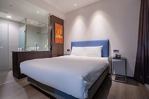 CHECK inn Taipei Xinyi