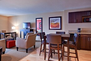 Holiday Inn Express & Suites Chatham South by IHG