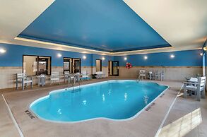 Comfort Inn & Suites near Bethel College