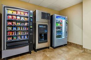 Comfort Inn & Suites near Bethel College