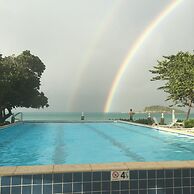 Tamarind Reef Resort Spa & Marina