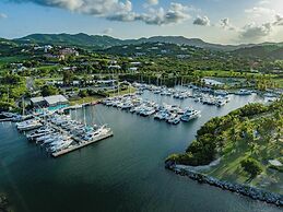 Tamarind Reef Resort Spa & Marina