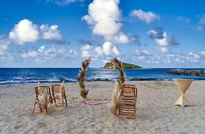 Tamarind Reef Resort Spa & Marina