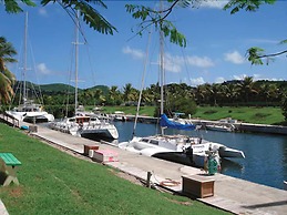 Tamarind Reef Resort Spa & Marina