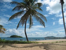 Tamarind Reef Resort Spa & Marina