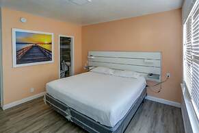 Beach and Town Motel