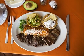 Hotel Puerta Del Sol