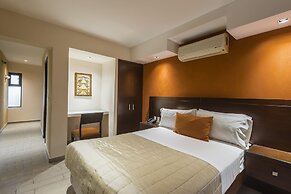 Hotel Puerta Del Sol