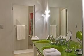 Days At Sea Beach Lodge