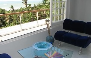 Days At Sea Beach Lodge