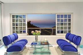 Days At Sea Beach Lodge