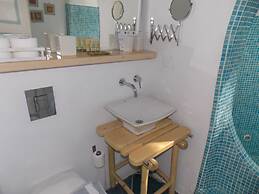 Studios and Suites Rania