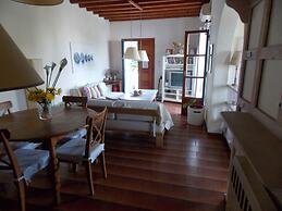 Studios and Suites Rania