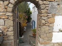 Studios and Suites Rania