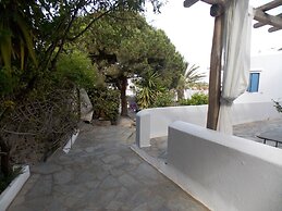 Studios and Suites Rania