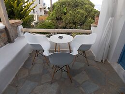 Studios and Suites Rania