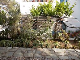 Studios and Suites Rania