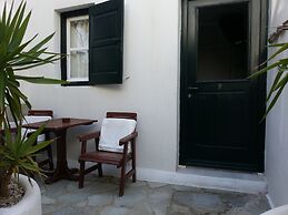 Studios and Suites Rania