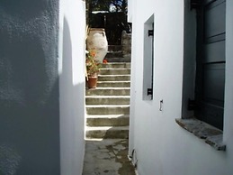 Studios and Suites Rania