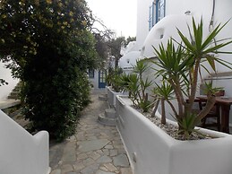 Studios and Suites Rania