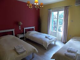 Studios and Suites Rania