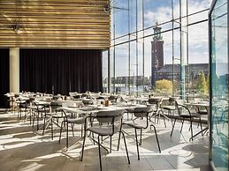 Radisson Blu Waterfront Hotel