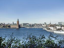 Radisson Blu Waterfront Hotel