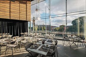 Radisson Blu Waterfront Hotel