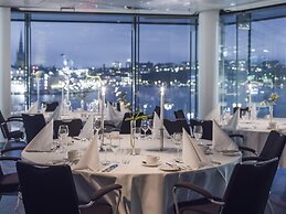 Radisson Blu Waterfront Hotel