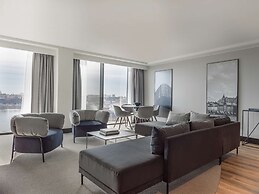 Radisson Blu Waterfront Hotel
