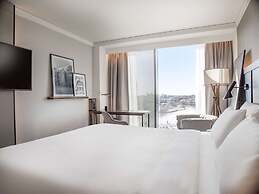Radisson Blu Waterfront Hotel