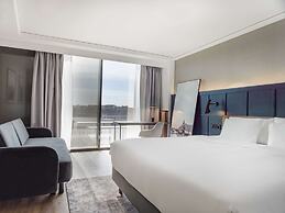Radisson Blu Waterfront Hotel