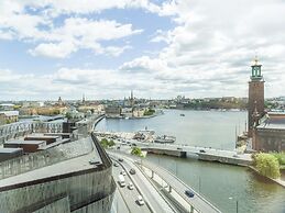 Radisson Blu Waterfront Hotel