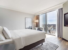 Radisson Blu Waterfront Hotel