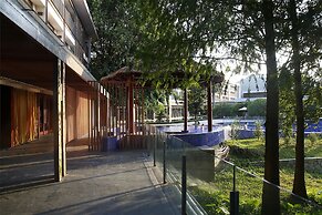 Baiyun Lakeside Hotel