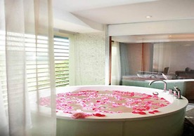 Baiyun Lakeside Hotel